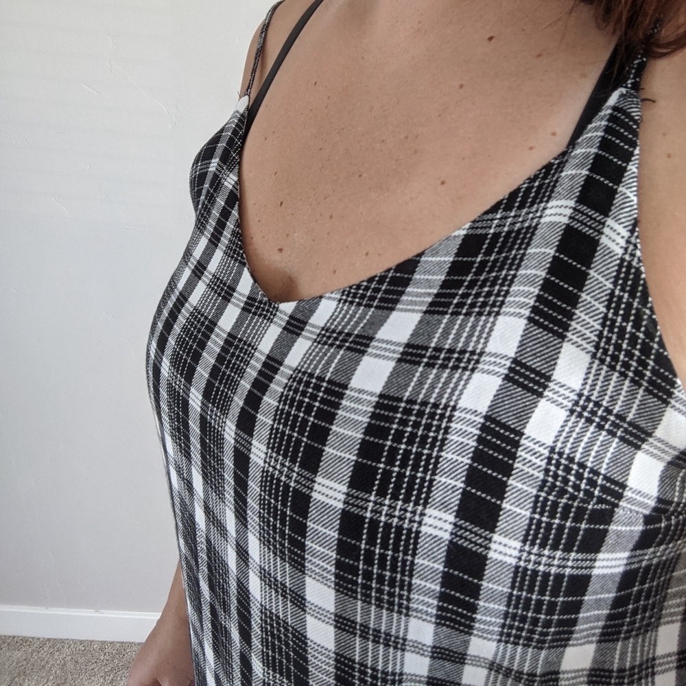 FINAL SALE 🌿HURLEY PLAID DRESS🌿 - Picture 5 of 5